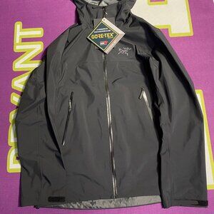 Arc'teryx Beta LT Hooded Hardshell Jacket, Size L